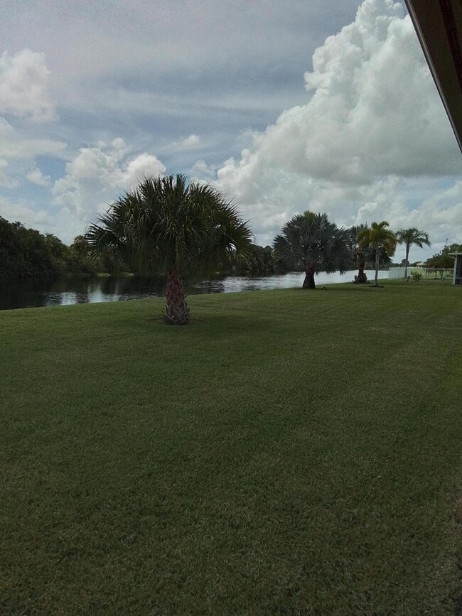 Building Photo - 9834 SW Eastbrook Cir