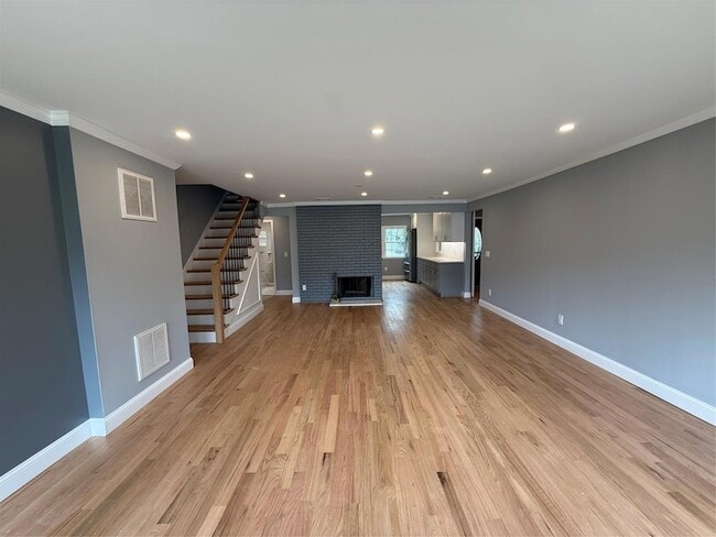 Building Photo - 64 Haymaker Ln