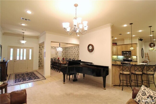 Building Photo - 3003 Wisteria Dr