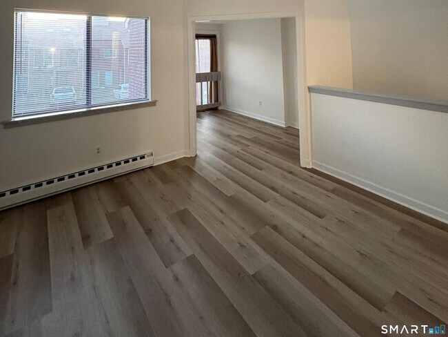 Building Photo - 295 Redstone Hl Rd