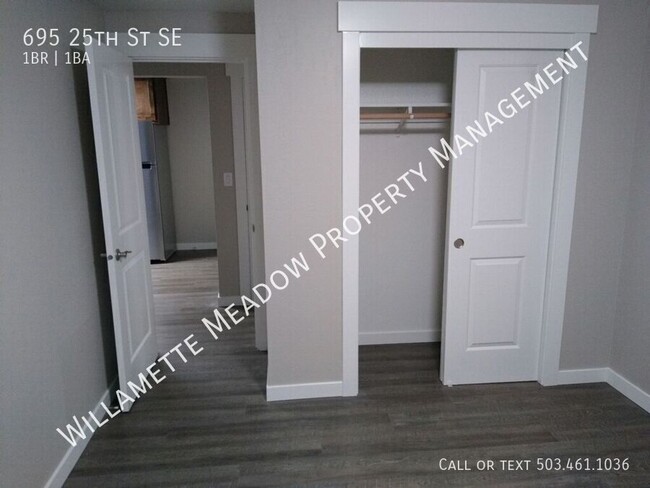 Building Photo - Convenient & Updated 1 Bedroom Apt with Wa...