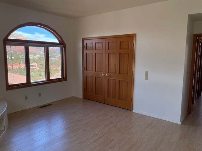 Building Photo - HOUSE - WEST SEDONA - PANORAMIC VIEWS/ GAT...