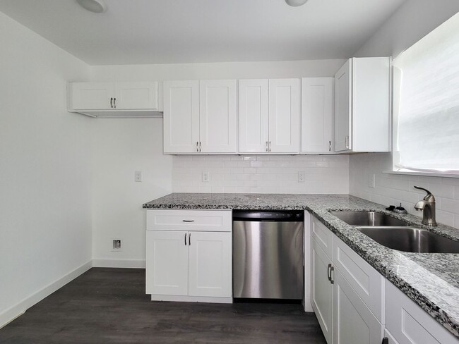 Building Photo - This newly constructed 3-bedroom, 2-bathro...