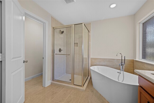 Building Photo - 7214 Deep Forest Dr