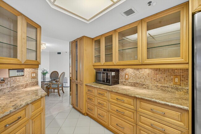 Building Photo - 5200 N Ocean Dr