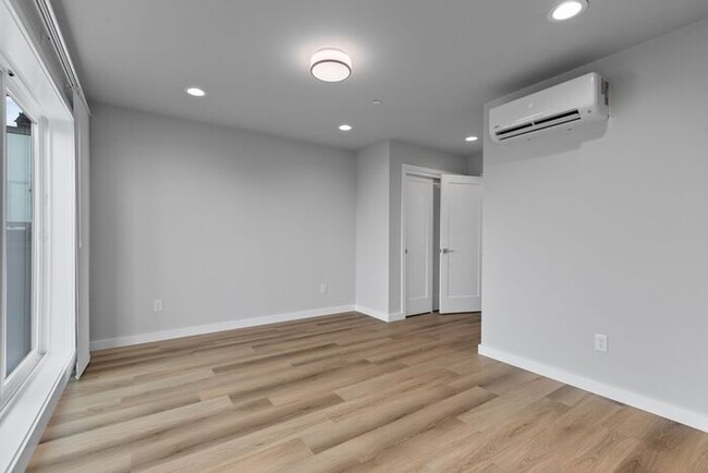 Building Photo - Stunning Brand-New Ballard Townhome with A...