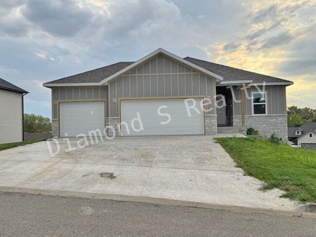 Building Photo - Brand New Build in Desirable Ozark Neighbo...