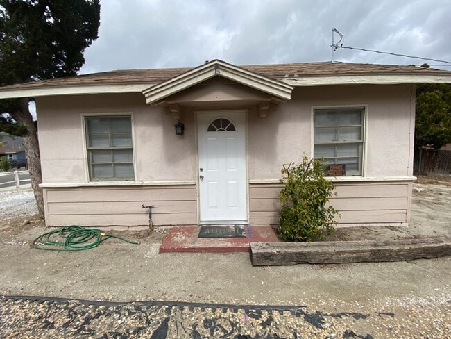 Building Photo - 1+ 1 Bed 1 Bath Cottage in San Jacinto $1395.00