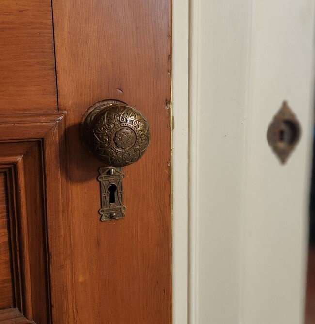 Building Photo - Gorgeous 19th Century Victorian showpiece