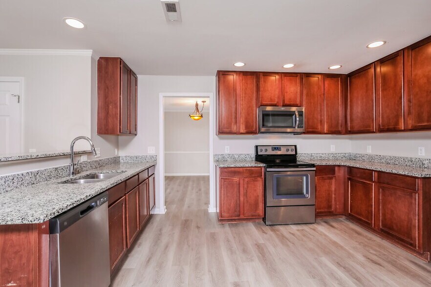 Building Photo - 409 Pyracantha Dr