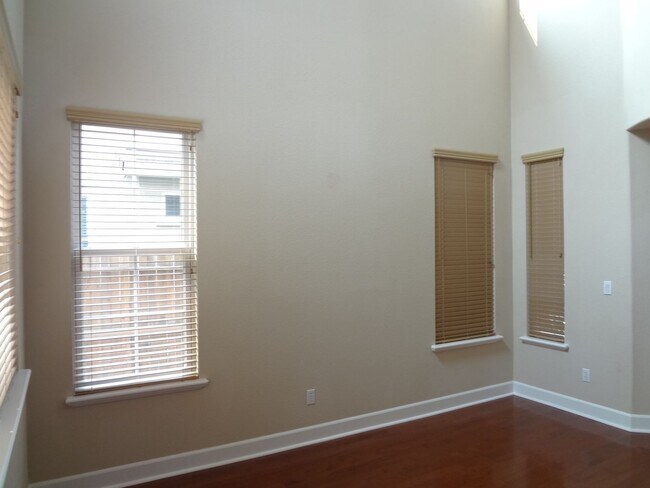 Building Photo - COMING SOON! Beautiful 5 bedroom Home in Lincoln Crossing Village!