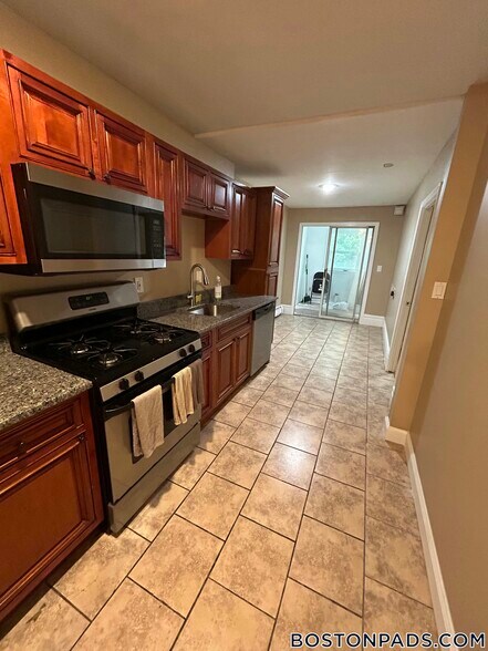 Building Photo - 91 Glen St