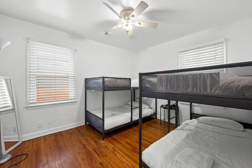 Building Photo - 414 Charles Pl