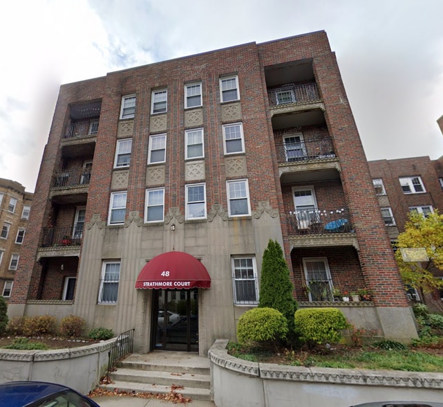 Primary Photo - 52 Strathmore Rd