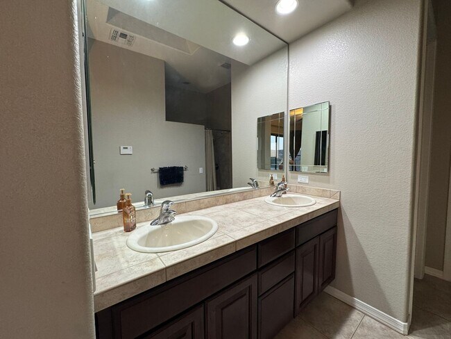 Building Photo - Furnished 3BR Laughlin Ranch Pool Home with Entertainer's Patio in gated Golf Community includes ...