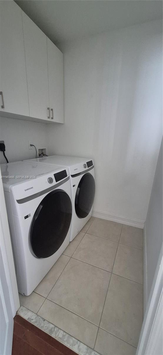 Building Photo - 3172 NE 211th St