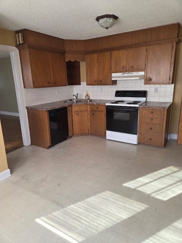 Building Photo - 922 N Coolidge Ave