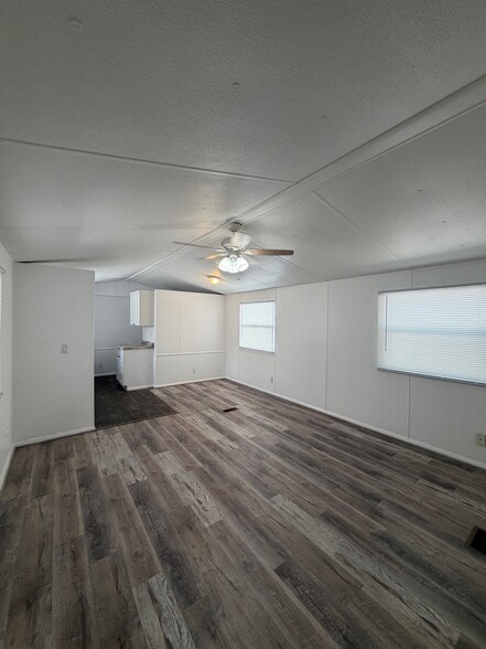 Building Photo - 4865 NW 27th St