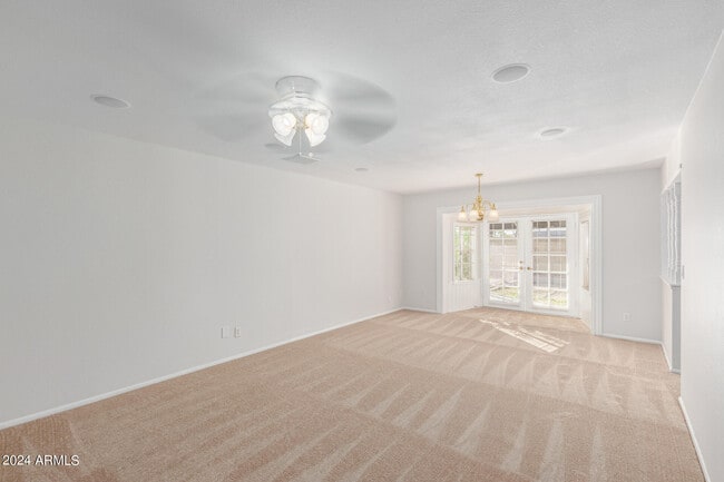 Building Photo - 1835 E Yale Dr