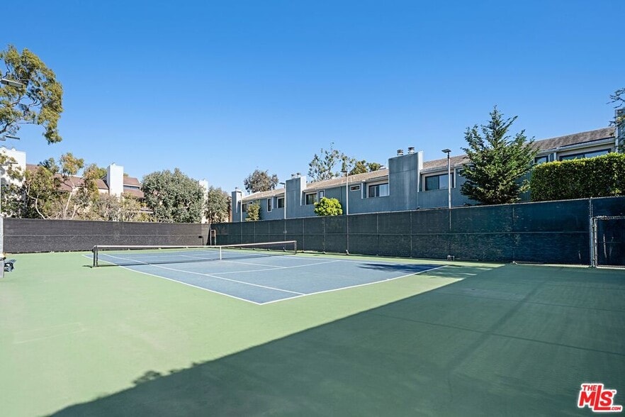 Building Photo - 8172 Manitoba St