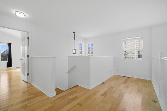 Building Photo - 1929 Golden Gate Ln