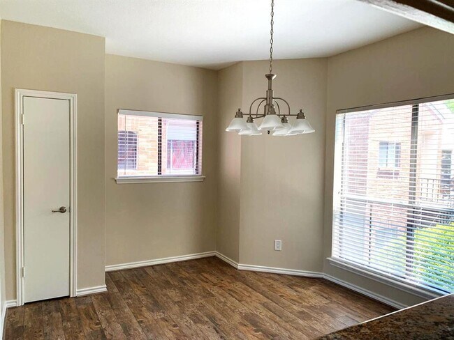 Building Photo - 10176 Oakberry St