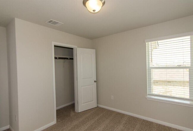 Building Photo - 304 Otto Ave