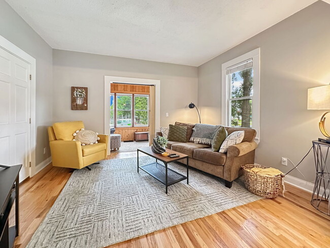 Building Photo - 4101 38th Ave S