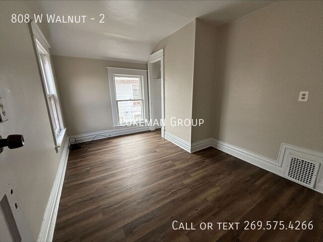 Building Photo - 808 W Walnut St