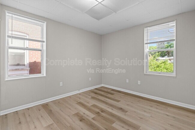 Building Photo - 5300 Bancroft Ave