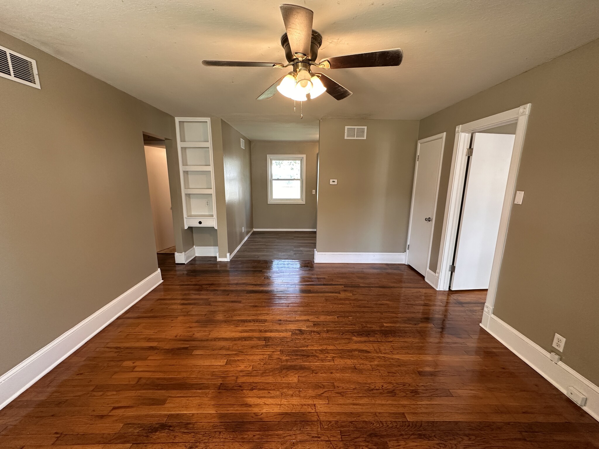 Building Photo - 345 Turkle Ave