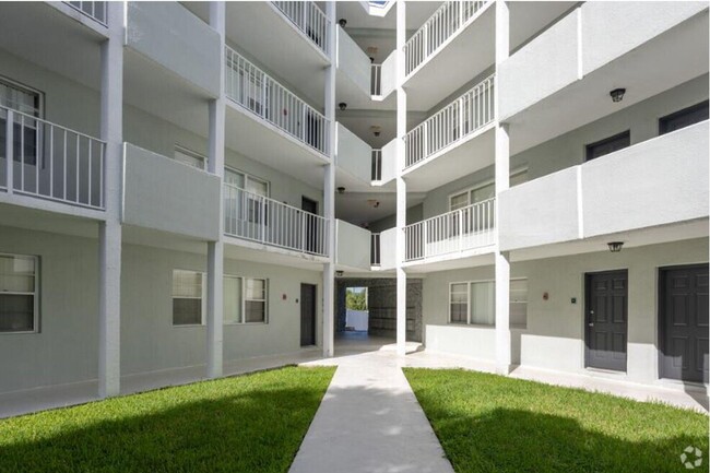 Building Photo - 2716 Vandiver Dr