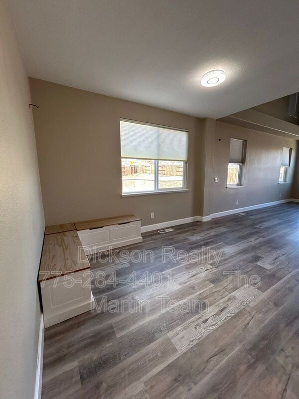 Building Photo - 600 Panama Dr