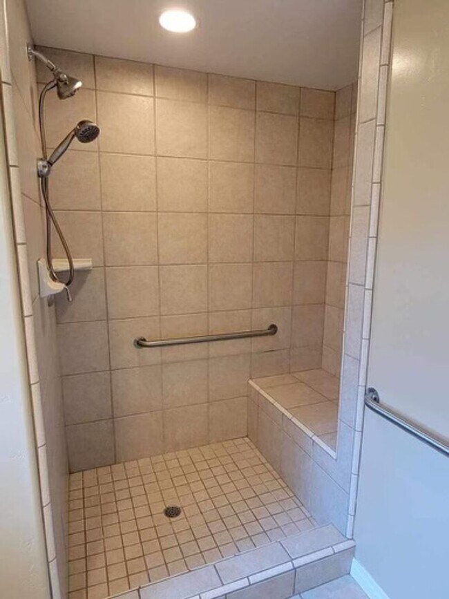 Building Photo - 2003 Zolder Ct