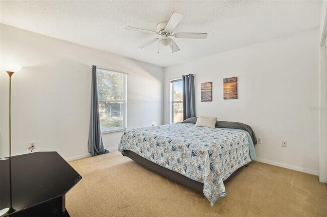 Building Photo - 5840 Mariposa Dr