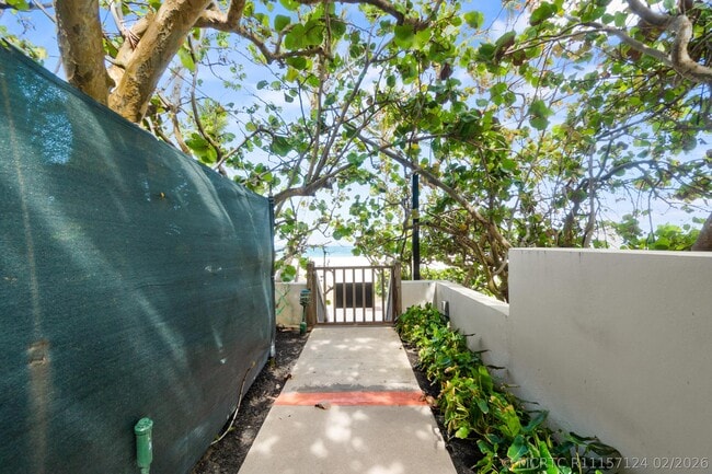 Building Photo - 2335 S Ocean Blvd