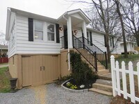 Building Photo - 106 Persimmon Way