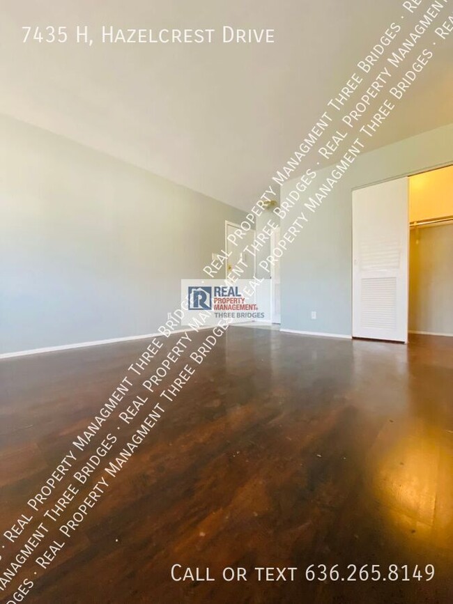 Building Photo - 7435 Hazelcrest Dr