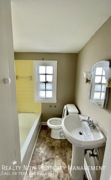 Building Photo - 3638 Lindholm Rd
