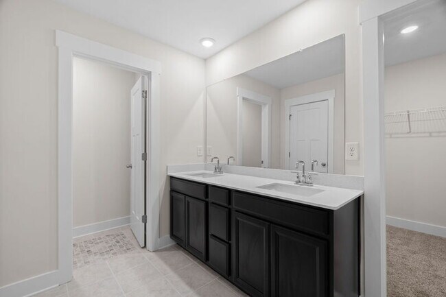 Building Photo - 216 Pewter Cir