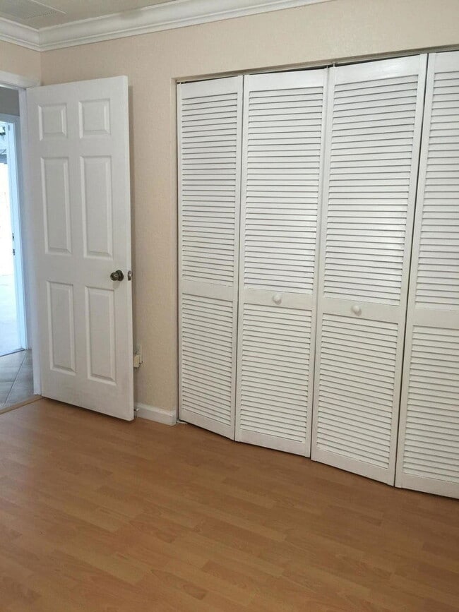 Building Photo - 5900 Azalea Cir