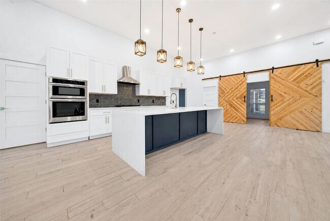 Building Photo - 4013 Legend Trl