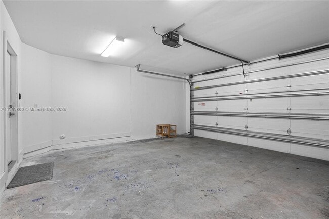 Building Photo - 10330 NW 68th St