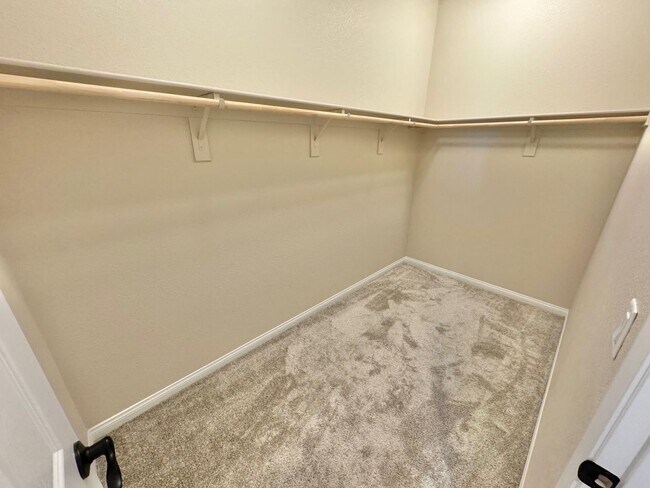 Building Photo - RICHMOND AMERICAN DESIGNER HOME FEATURING ...