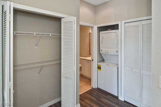 Building Photo - 8331 Bernwood Cove Loop