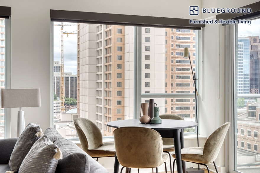 Building Photo - 10301 NE 10th St