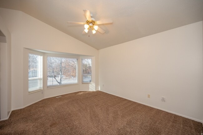 Building Photo - 8004 Old Barn Dr