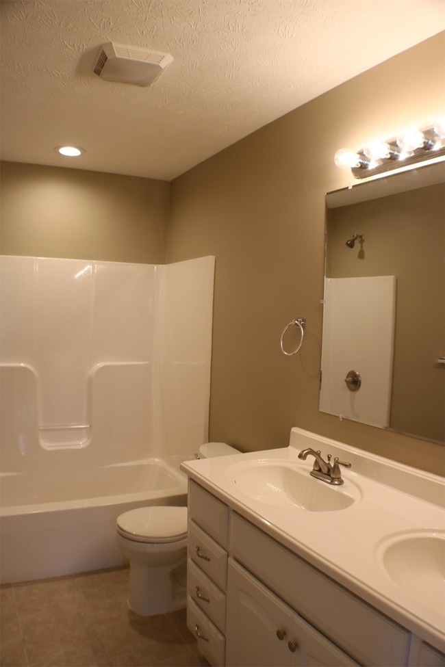 Building Photo - 14 Sugar Maple Ln