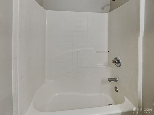Building Photo - 3805 Stonefield Dr