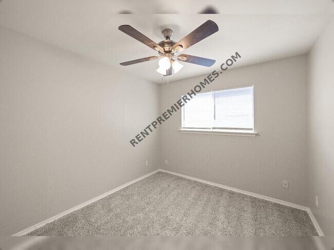 Building Photo - 2510 S Fielder Rd